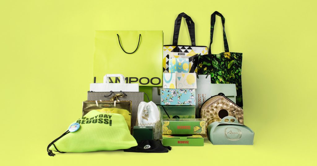 Carta, plastica, tessuto? Guida alla scelta del materiale perfetto per le tue borse personalizzate